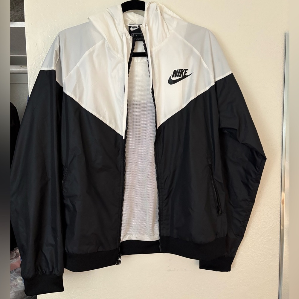 Nike Windrunner Windbreaker
